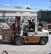 چگونه روغن لیفتراک تعویض می شود؟